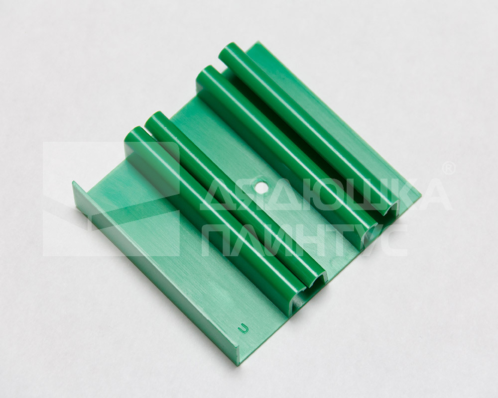 Крепеж для плинтуса ПВХ Аква20