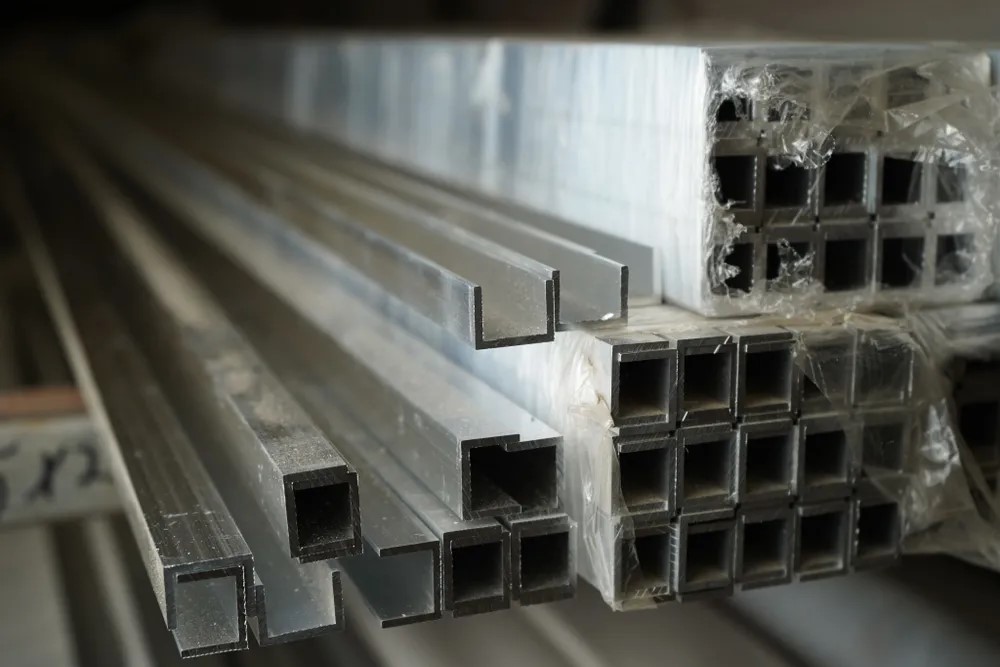 Швеллер 8*10*8 мм Шв 01.2000.542л Шампань. Цена за 5 штук.