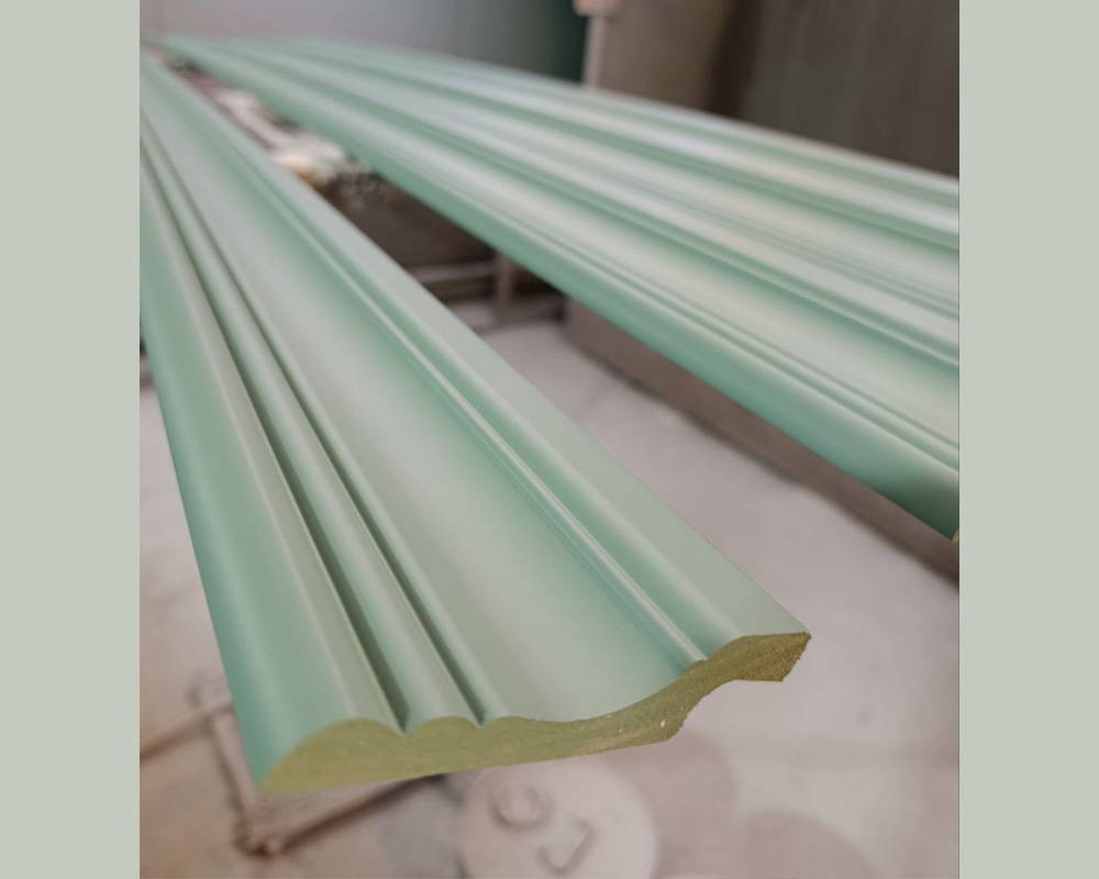 Плинтус ПОЛИСТИРОЛ HI WOOD W009R 100мм х 25мм х 2,0м. Окраска включена в стоимость