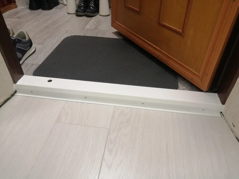 Порог угловой ПУ 05-1.900.081 Сосна