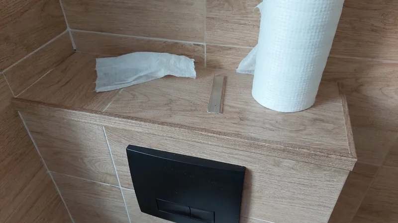 Угол ПВХ 20*20*2,75 м 0040