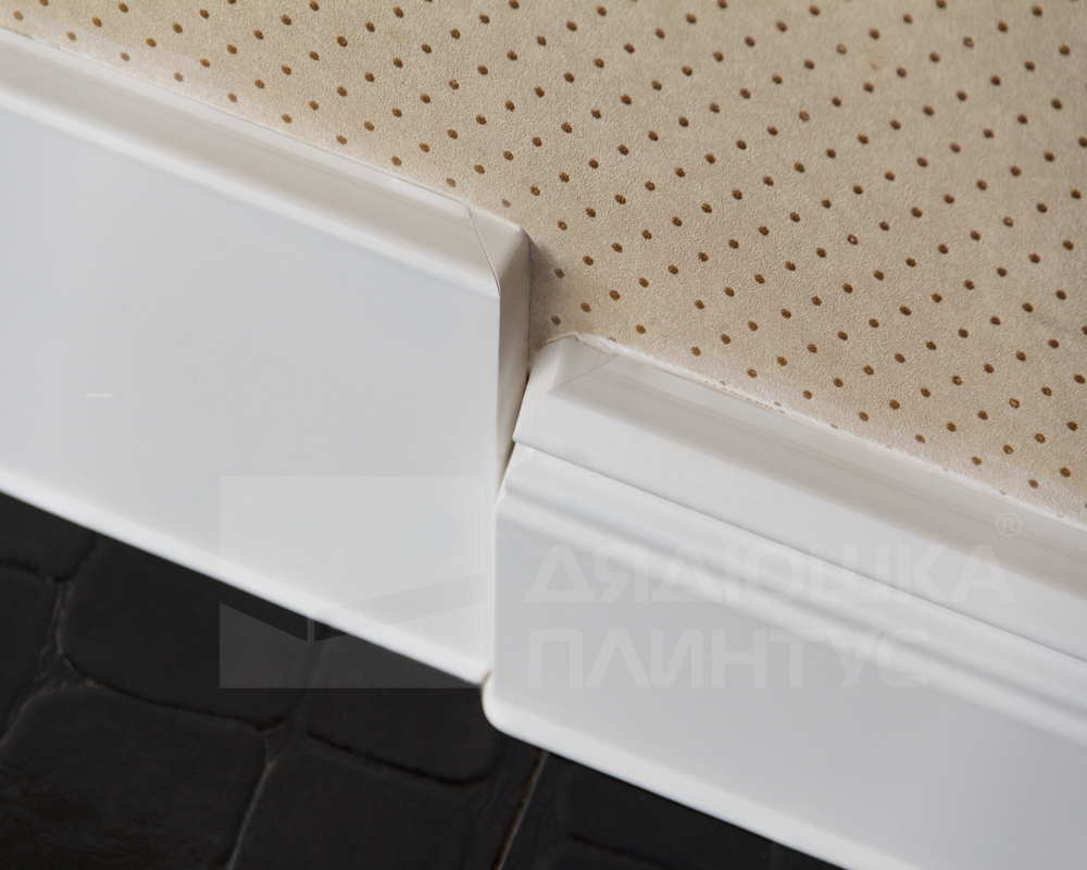 Плинтус ХДФ Dollken Cubu Flex Life 80мм х 2,5 м 1209 Антрацит RAL 7016