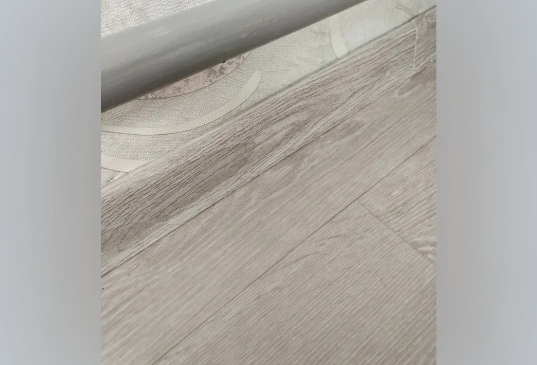 Плинтус ПВХ Идеал Классик 70мм 2,2м 253 Ясень серый