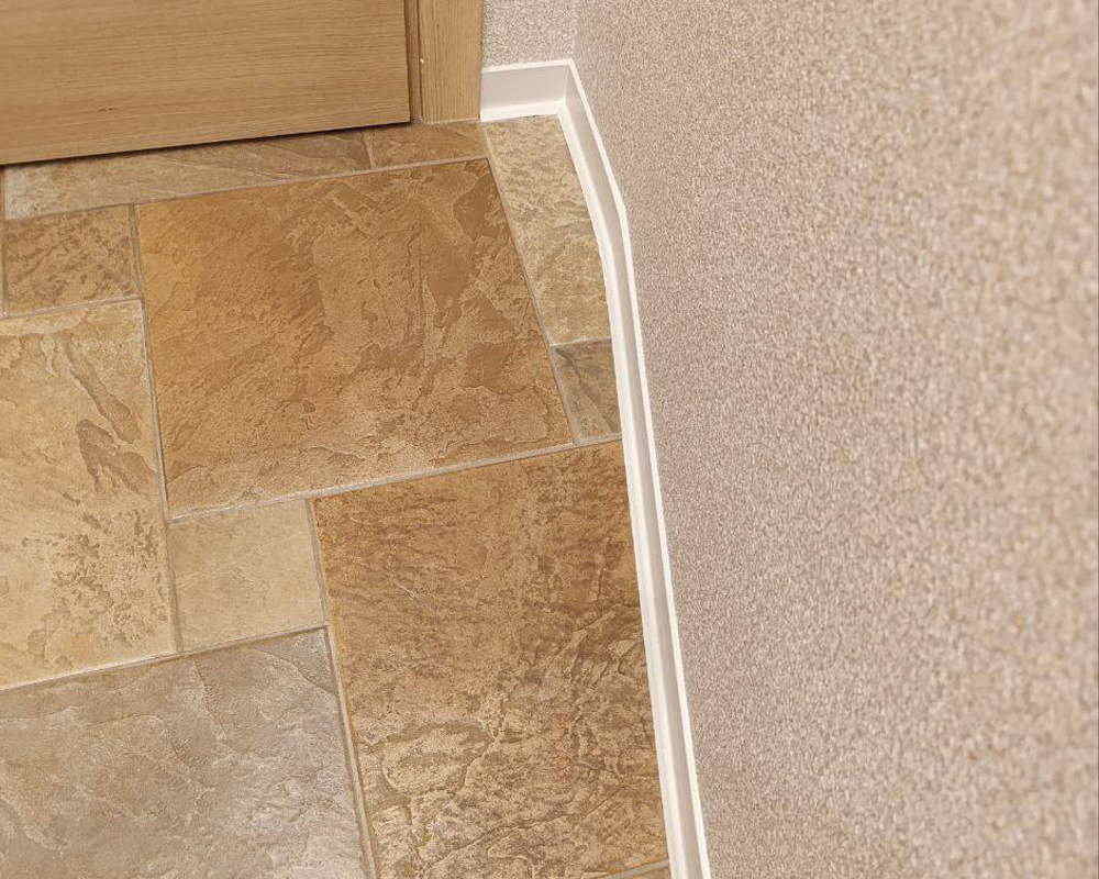 Плинтус ХДФ Dollken S100 100 мм х 2,575м 1248 Бело-серый