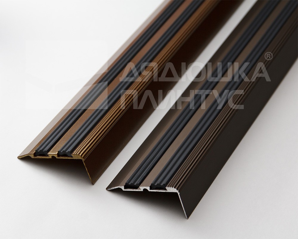 Порог угловой ПУ 07.2700.201лч Серебро