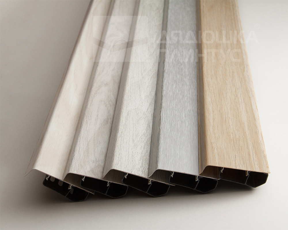 Плинтус ПВХ Волшебная палочка 70мм Home 2,2м 7015