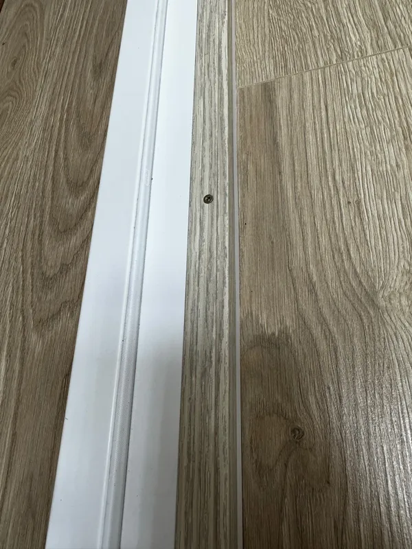 Порог угловой ПУ 04.900.059 Бетон скай