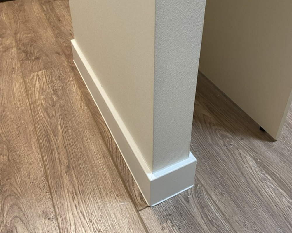 Плинтус ХДФ Dollken Cubu Flex Life 80мм х 2,5 м 1013 Белый