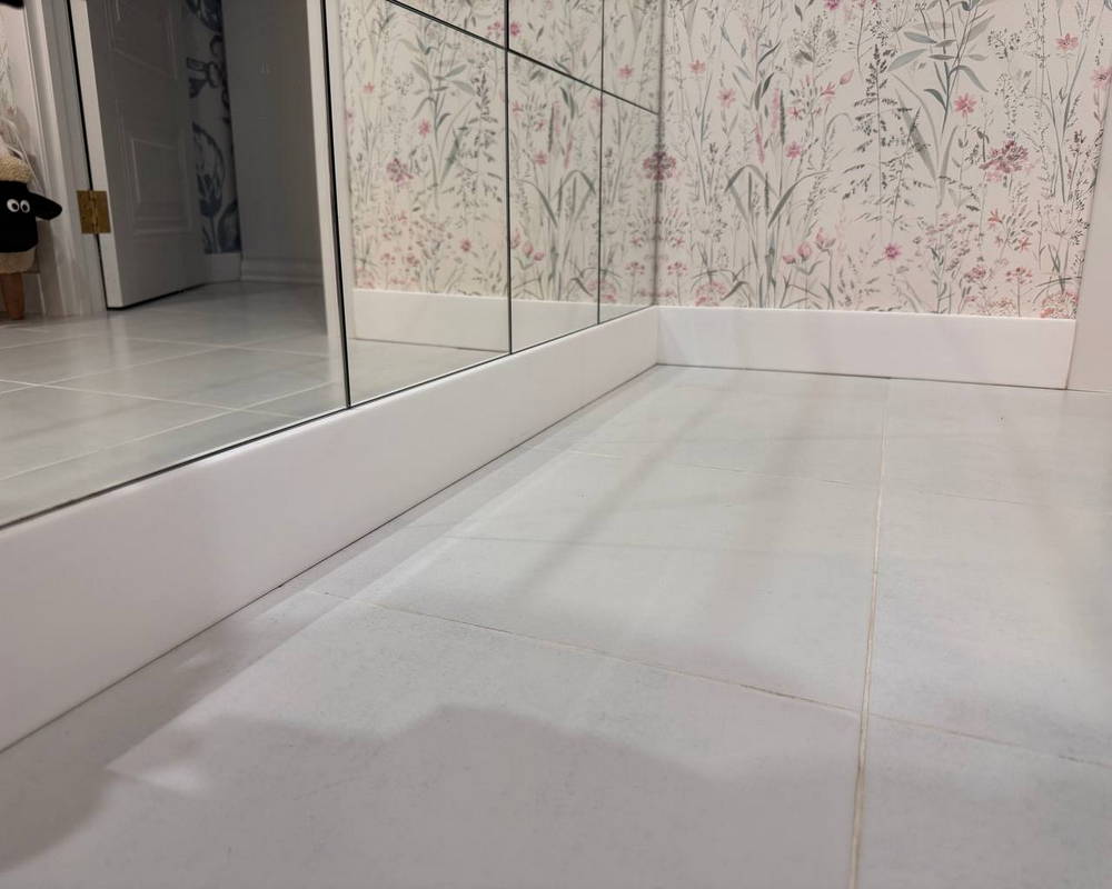 Плинтус из полистирола высокой плотности NMC Wallstyl IL10 Белый