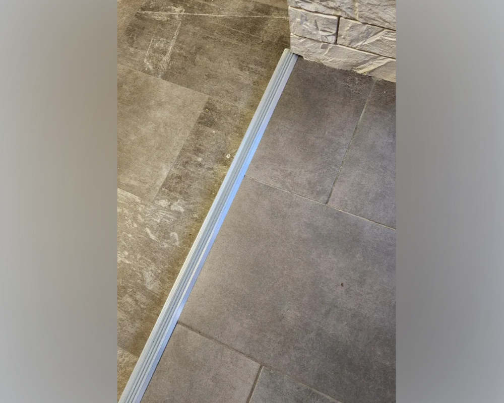 Порог одноуровневый ПС 08-1.2700.201лч Серебро