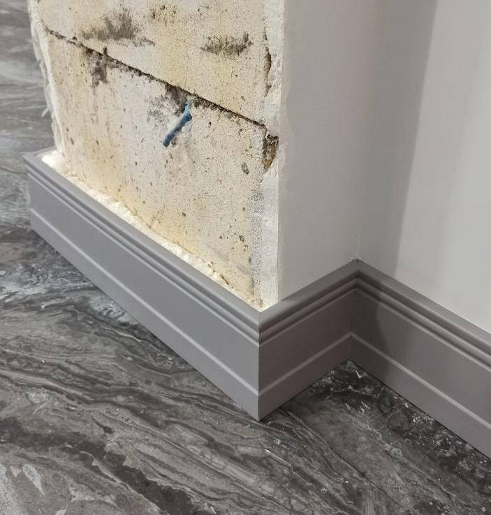 Плинтус ПОЛИСТИРОЛ HI WOOD B90 90мм х 15мм х 2,0м. Окраска включена в стоимость