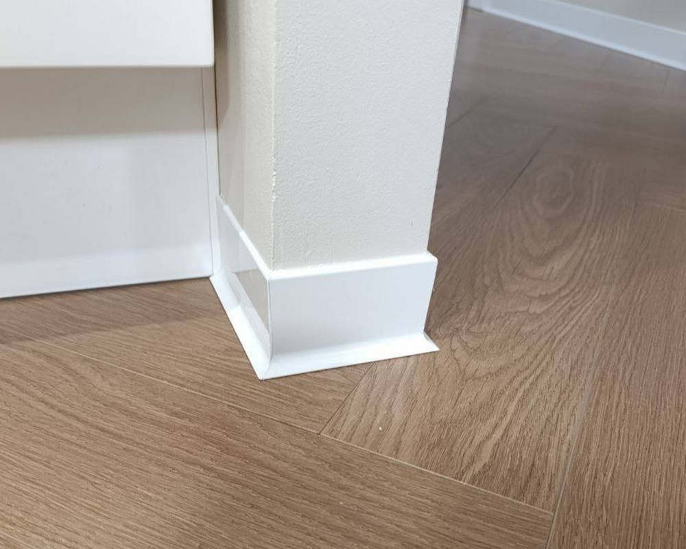 Плинтус алюминиевый 80 мм ПЛ-80 белый муар 3м.