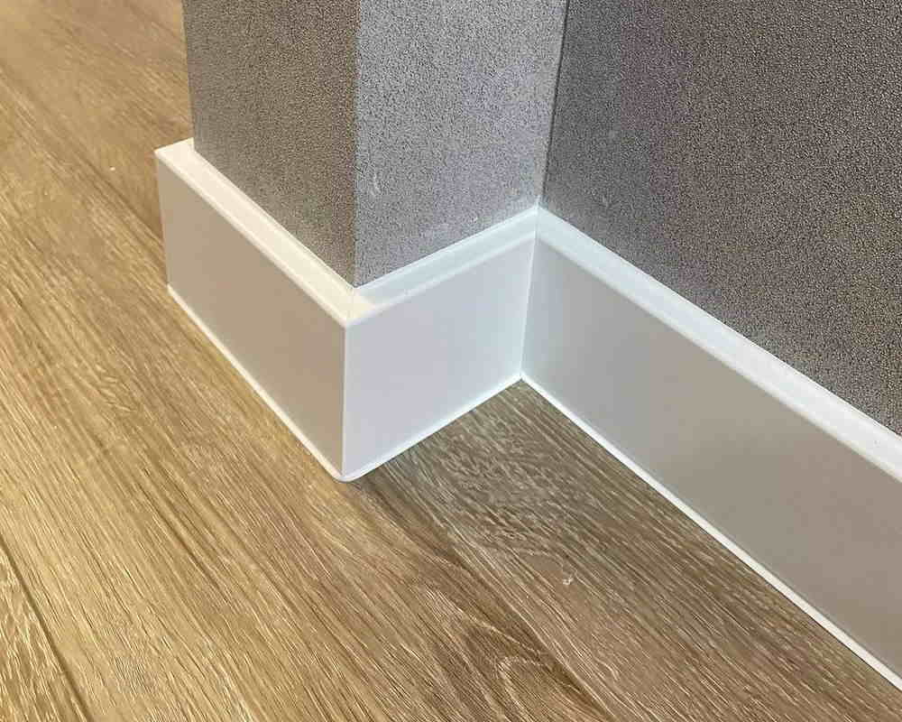 Плинтус ХДФ Dollken Cubu Flex Life 100 мм х 2,5 м 1013 (5012) Белый