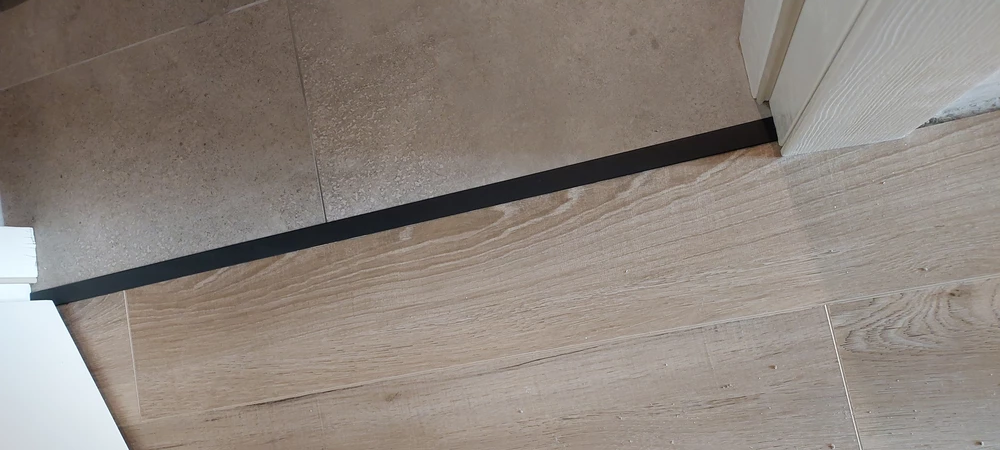 Профиль стыкоперекрывающий ЛС 10НСЗ(304).2700.010 2,7 м Графит