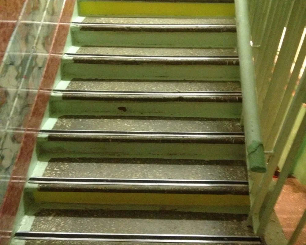 Порог одноуровневый ПС 08-1.900.01лч Серебро