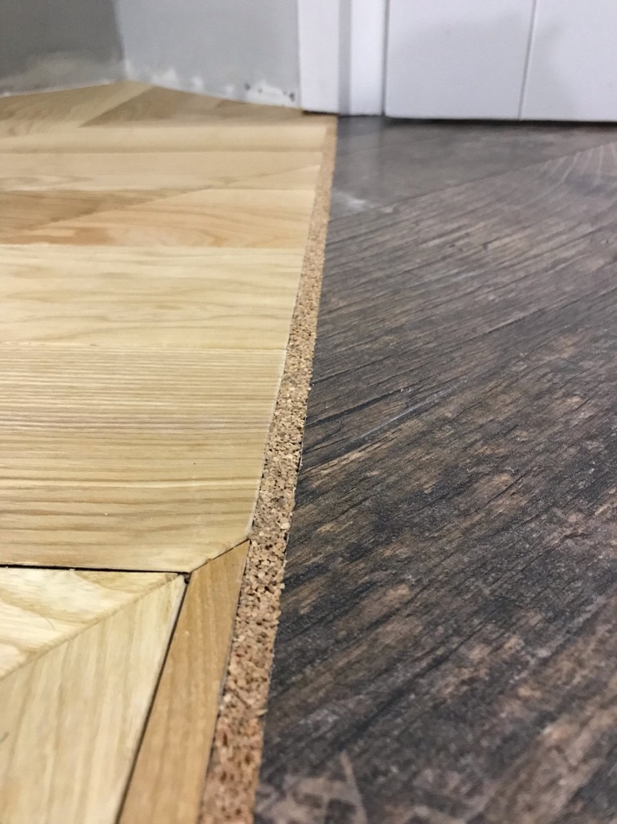 Компенсатор пробковый ВОЛШЕБНАЯ ПАЛОЧКА 900*15*10мм Р01