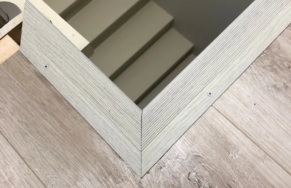 Порог угловой ПУ 02.1800.059 0,9 м Бетон скай