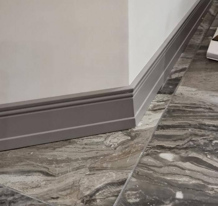 Плинтус ПОЛИСТИРОЛ HI WOOD B90 90мм х 15мм х 2,0м. Окраска включена в стоимость