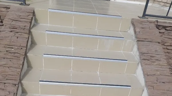 Порог угловой ПУ 70.1800.04л Бронза