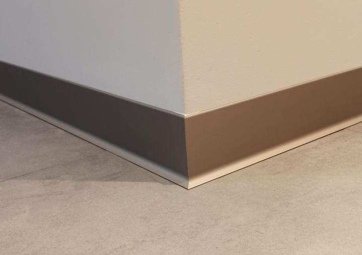 Плинтус алюминиевый. Крац титан 80 мм BTTS 80A