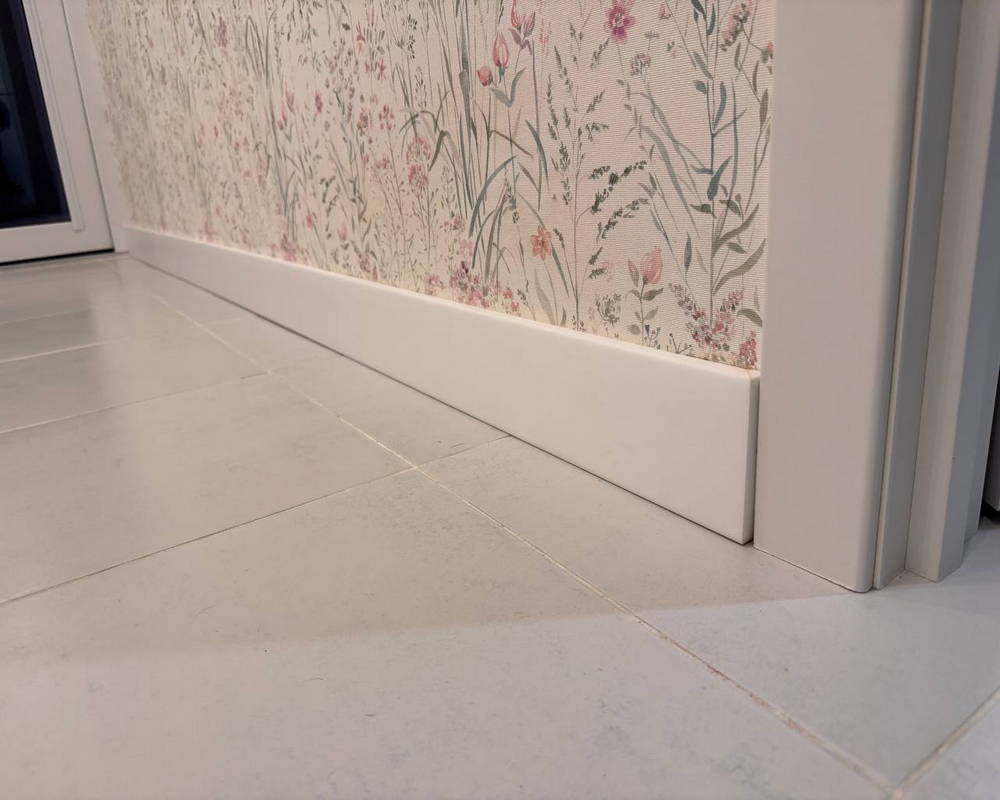 Плинтус NMC IL10 Wallstyl 80*23*2000. Окраска включена в стоимость