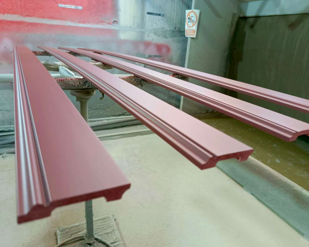 Плинтус из полистирола высокой плотности Волшебная Палочка 100*13*2000. MSPOL 103. Окраска включена в стоимость