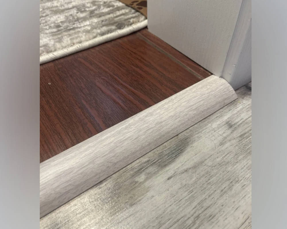 Самоклеящийся порог ЛС 35.2700.4053 Ясень графит